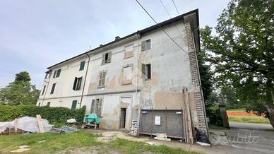 CASA SEMINDIPENDENTE A TORTONA