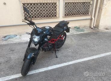 MOTO BENELLI BN 125 SOLO 1885 KM COME NUOVA