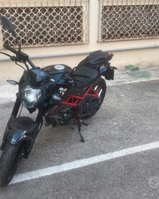 MOTO BENELLI BN 125 SOLO 1885 KM COME NUOVA
