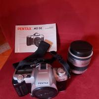 Macchina fotografica Pentax MZ 50 con obiettivi
