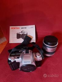 Macchina fotografica Pentax MZ 50 con obiettivi