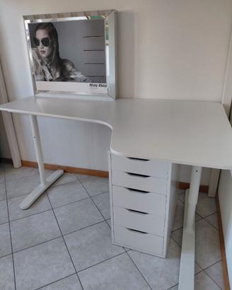 Scrivania cassettiera sedia ufficio