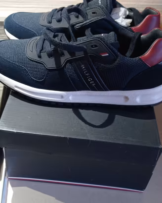 scarpe Tommy Hilfiger 41 mai usate con confezione 