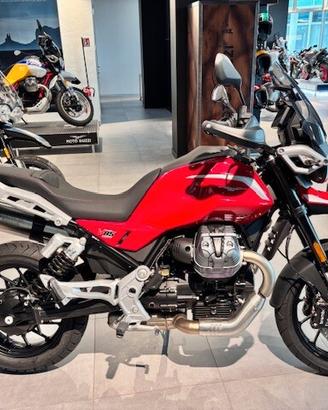 Moto Guzzi V85 STRADA