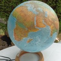Mappamondo luminoso