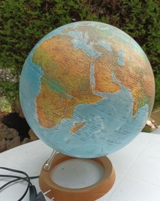 Mappamondo luminoso