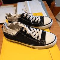 SCARPE DA GINNASTICA 