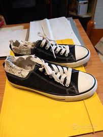 SCARPE DA GINNASTICA 