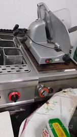 Piastra professionale liscia con base
