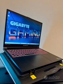 Notebook Gaming Gigabyte RTX 4060, I7 13700H,32RAM