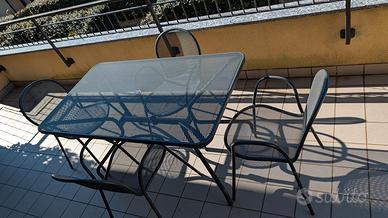 Tavolo e 4 sedie in acciaio EMU modello Athena