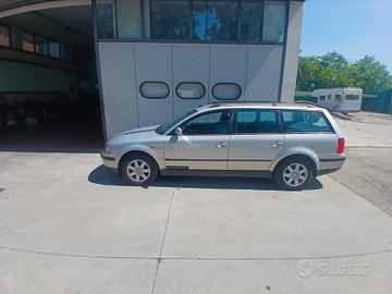 Volkswagen Passat 1.9 TDI/115 CV cat Variant C.lin