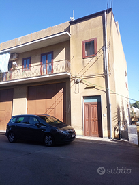 Casa singola con grande garage