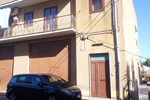 Casa singola con grande garage