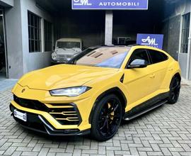 Lamborghini Urus 4.0 AKRAPOVIC FULL CARBO