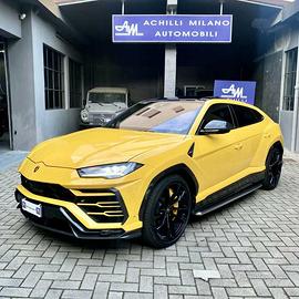 Lamborghini Urus 4.0 AKRAPOVIC FULL CARBO