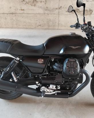 Moto Guzzi V7 Stone