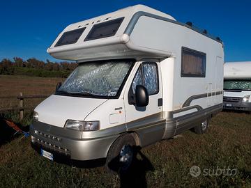 Camper mansardato