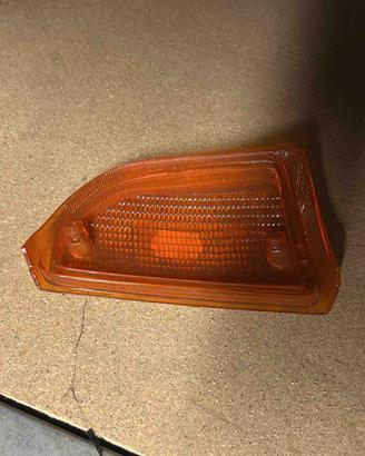 PLASTICA FANALE ANTERIORE DX LANCIA BETA 80 +TREVI