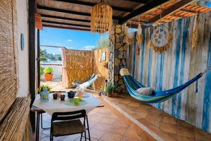 Calablu - con patio e amaca a pochi passi dal mare