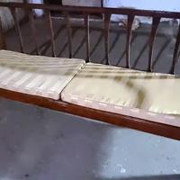 DIVANETTO IN NOCE DEL 700 CON SEDUTA IMPAGLIATA