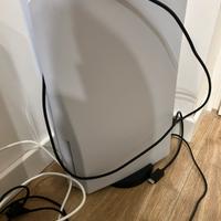Playstation 5 con joystick e videogiochi