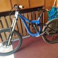  Kona Park operator 26''da downhill