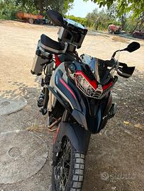 Benelli trk 702x con 2 tagliandi + treno gomme
