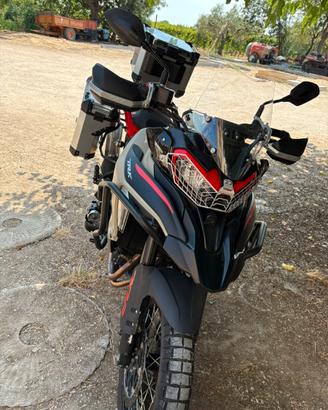 Benelli trk 702x con 2 tagliandi + treno gomme