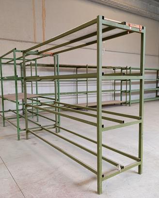 scaffali in ferro
