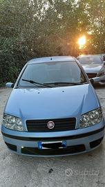 Auto grande punto multijet