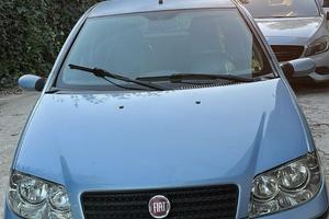 Auto grande punto multijet