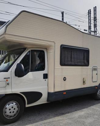 Camper mansardato