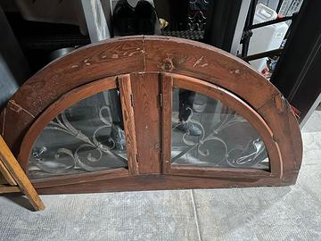 Splendido Arco di Finestra Antico in Legno