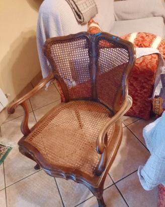 Poltroncina antica 