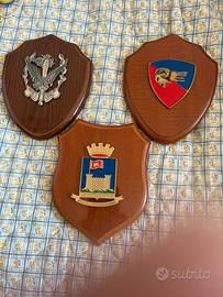 Lotto 3 Crest piccoli varie Armi