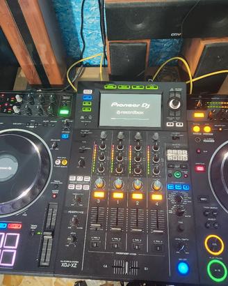 pioneer xdj XZ + decksaver + case Magma con ru r t