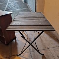 tavolo da esterno in metallo