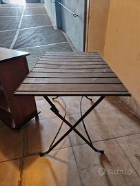 tavolo da esterno in metallo