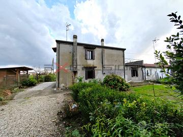 PETTORAZZA - CASA INDIPENDENTE DA RISTRUTTURARE