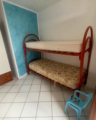 Letto a castello doghe legno, 50€