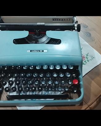 Macchina da scrivere Olivetti lettera 22