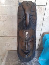 Maschera in legno