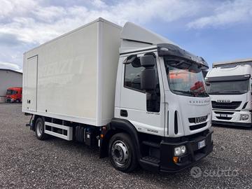 Iveco eurocargo 120E22 Furgone 5.20 e sponda 2015 