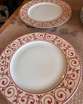 Piatti di porcellana