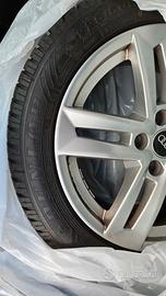 AUDI 4 ruote 5 razze parallele 7,0Jx17 225/50 R17