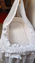 Culla in vimini e materassino 