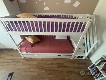 Letto a castello 3 posti con scaletta