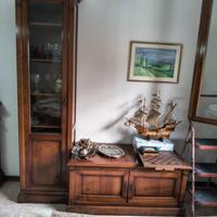 Mobile TV in legno con vetrina