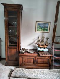 Mobile TV in legno con vetrina